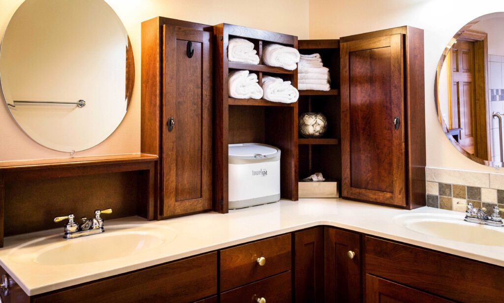 Armario de espejo de baño de montaje en pared con toallero, botiquín de  aluminio para baño, dormitorio, pasillo, armario de almacenamiento con  puerta